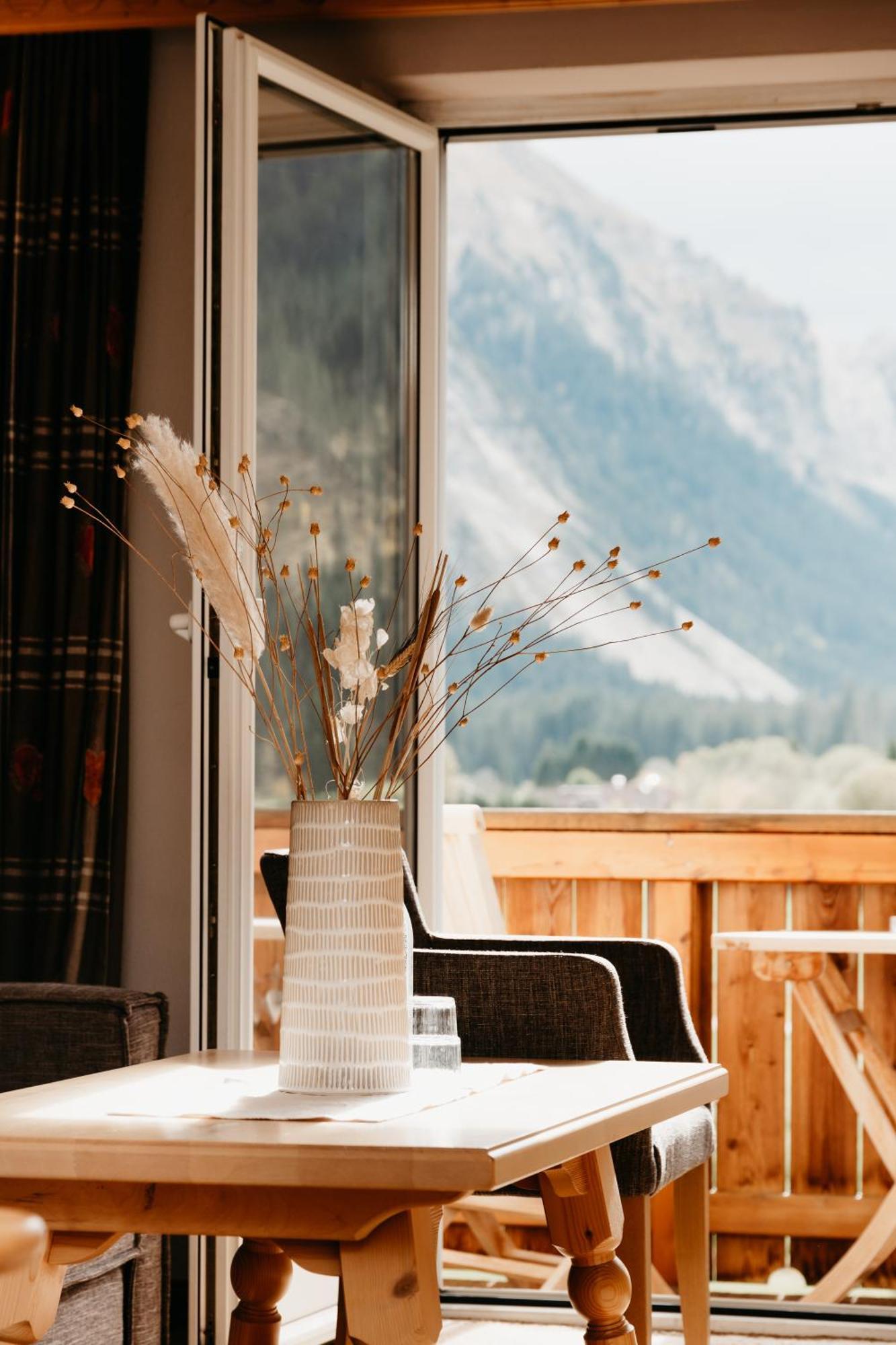 Hotel Hohenfels タンハイム エクステリア 写真