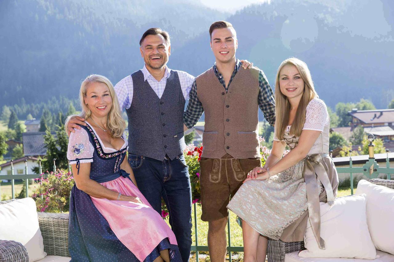 Hotel Hohenfels タンハイム エクステリア 写真